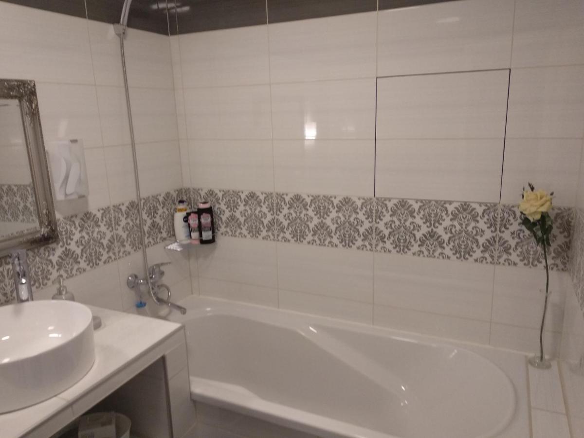 Appartment New In Center 莫吉廖夫 外观 照片